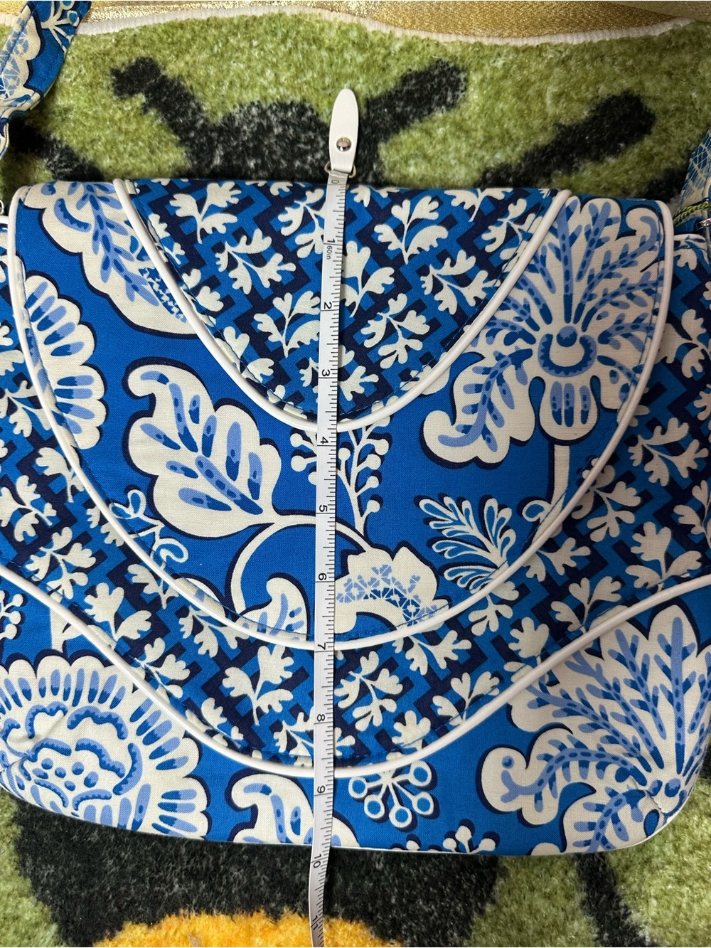Vera Bradley crossbody bag in Blue Lagoon quilted pattern - Picture 14 of 16
